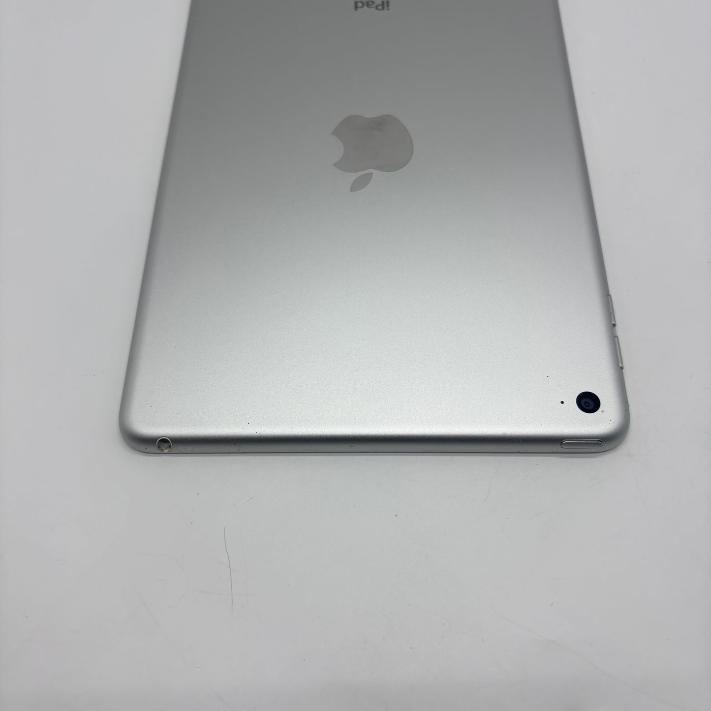 WiFi Only Apple iPad Mini 4th Gen 128GB 15.8.3 Silver MK9P2LL/A