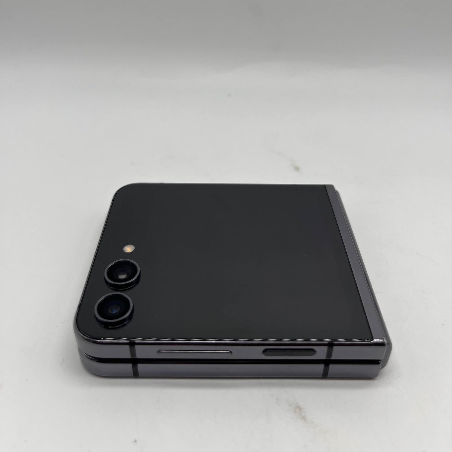 Verizon Samsung Galaxy Z Flip5 4GB RAM 256GB SM-F731U Graphite